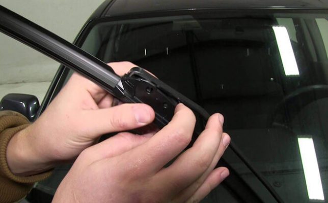 ford đà nẵng, Liệu quý khách đã dùng gạt mưa đúng cách ?