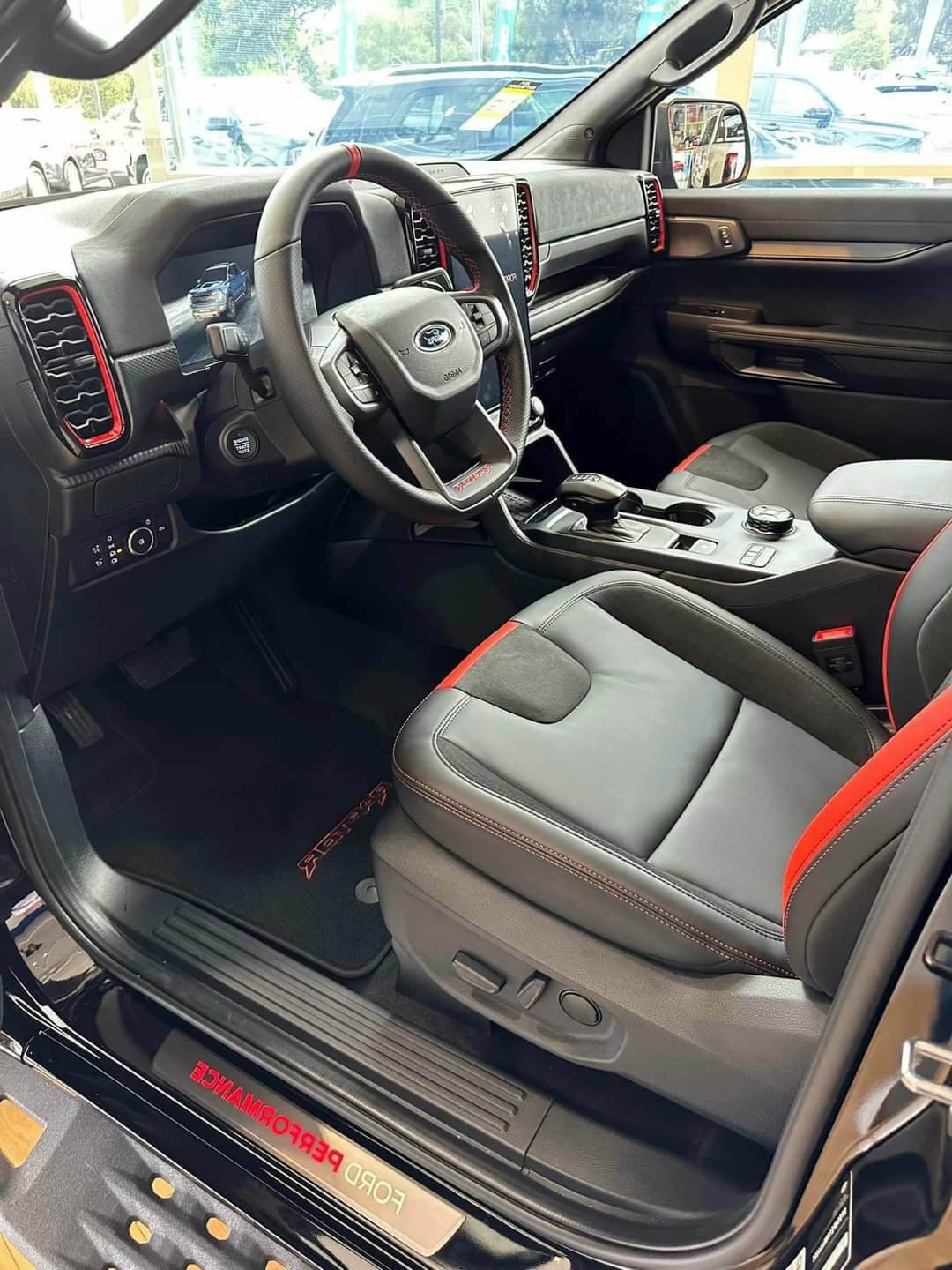 Hình ảnh Ford Ranger Raptor 2025 mới tại Ford Đà Nẵng