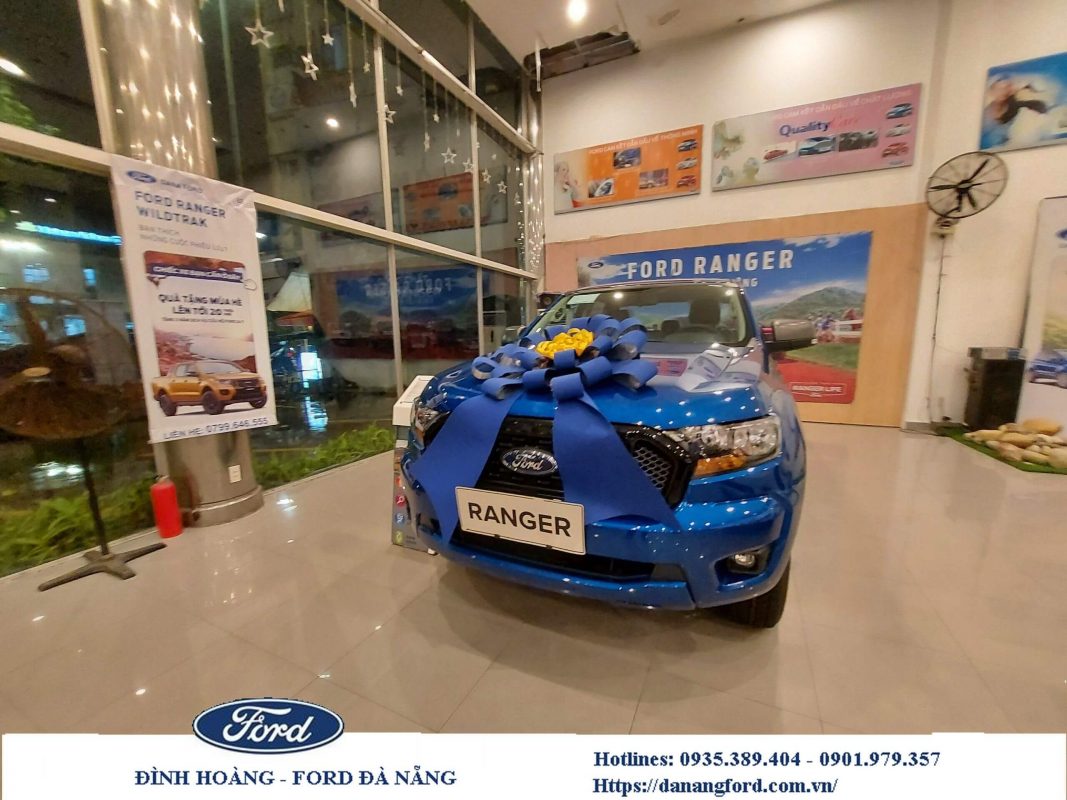 Ford Ranger và Toyota Hilux 2.4E 4x2 2022, So sánh Ford Ranger XLS AT &#038; Toyota Hilux 2.4E 4&#215;2 2022