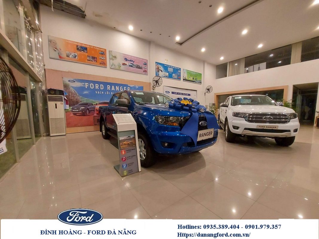 Ford Ranger và Toyota Hilux 2.4E 4x2 2022, So sánh Ford Ranger XLS AT &#038; Toyota Hilux 2.4E 4&#215;2 2022